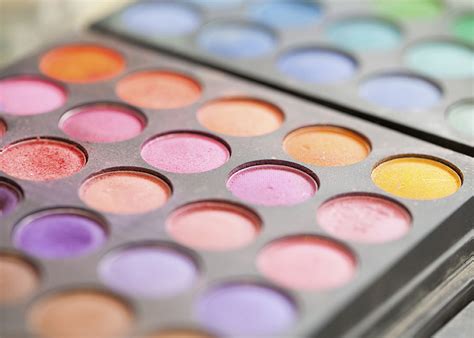 Industry Insider Report: How to Spot Fake Makeup 